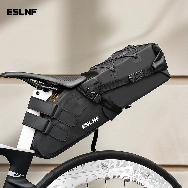 Odblaskowa, wodoodporna torba  – Cycling Gear Pouch recenzja i cena